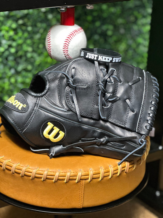 Pitchers Glove - Break-In